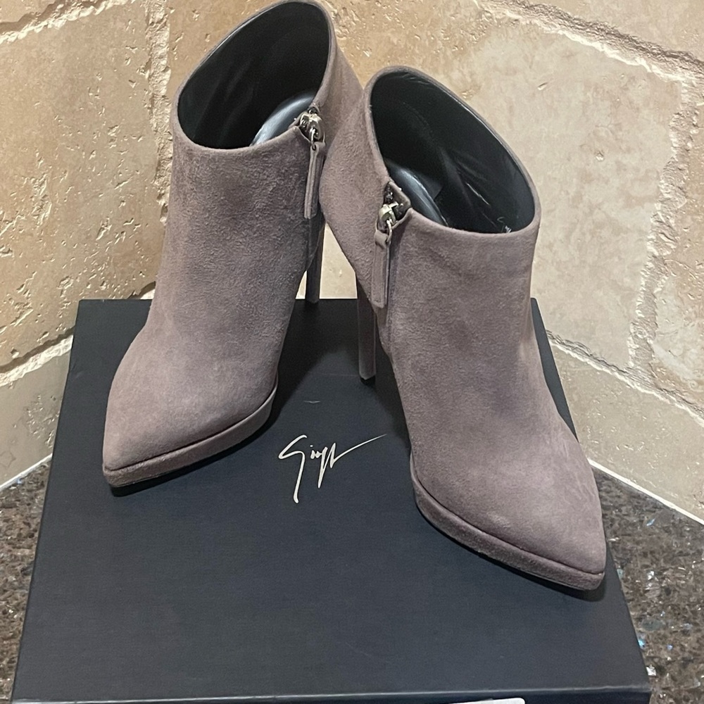 Giuseppe Zanotti Suede Booties - Picture 3 of 13